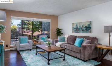 8 Captain Drive E363, Emeryville, California 94608, 1 Bedroom Bedrooms, ,1 BathroomBathrooms,Residential,Buy,8 Captain Drive E363,40962853