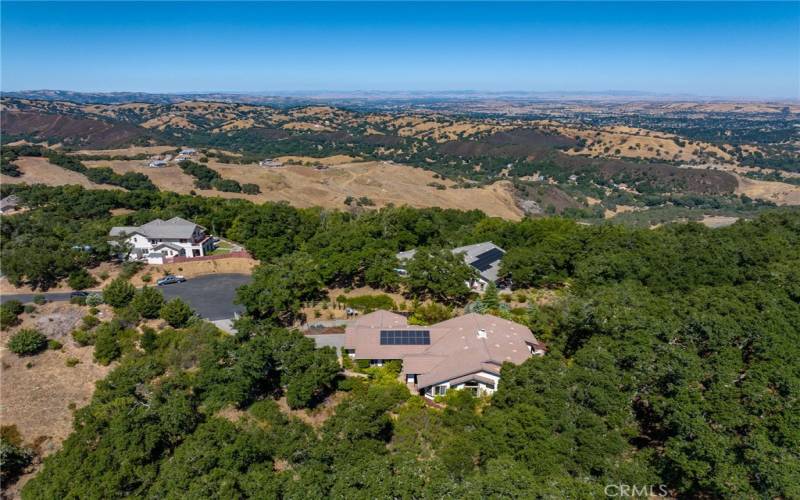 This home is located in the prestigious Oak Ridge Estates! It's also about 12 miles from beautiful Morro Bay and 20 minutes to Paso Robles where you find award winning wineries and restaurants!