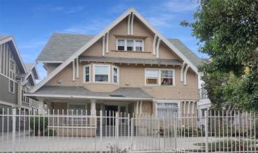 1125 S Lake Street, Los Angeles, California 90006, 9 Bedrooms Bedrooms, ,4 BathroomsBathrooms,Residential Income,Buy,1125 S Lake Street,PW23175818