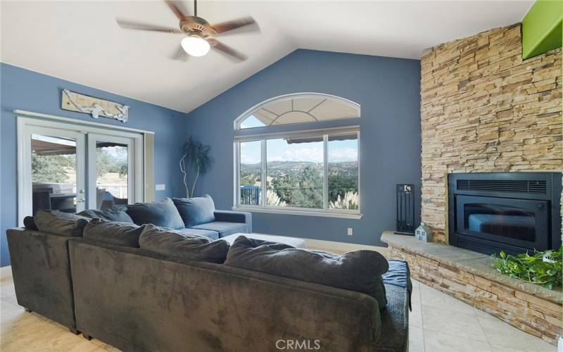 Second Living room with access to large deck