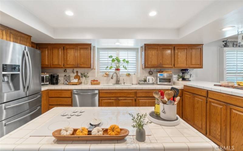 Enjoy the Comfort of Your Gourmet Kitchen that is Perfect for Cooking with Family and friends.