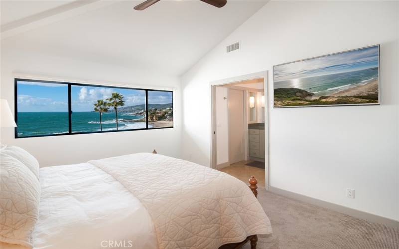 Primary bedroom en-suite with ocean and coastline views!