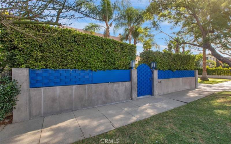 Full lot wall for privacy and security