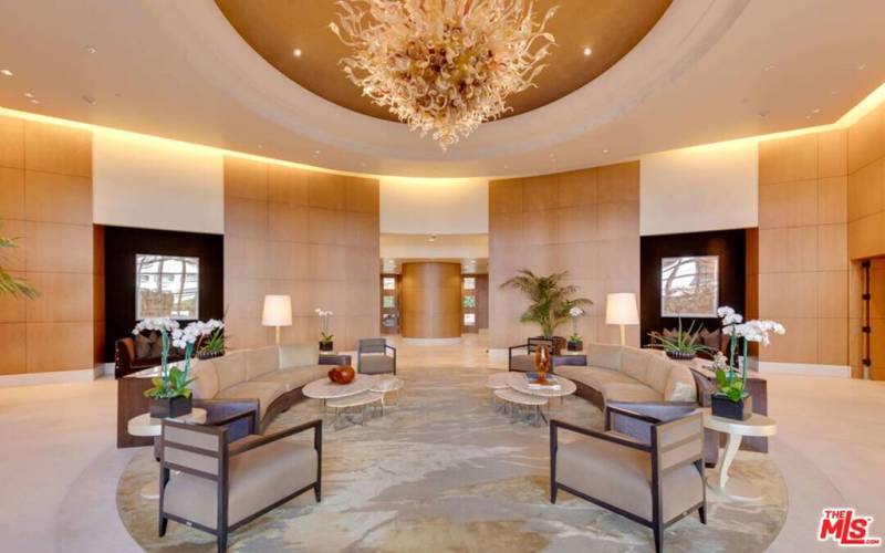 Fendi designed lobby and world-famous Chiluly fixture