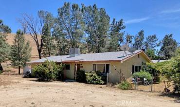 46404 Kings Canyon Road, Lancaster, California 93536, 5 Bedrooms Bedrooms, ,3 BathroomsBathrooms,Residential,Buy,46404 Kings Canyon Road,SR24009619