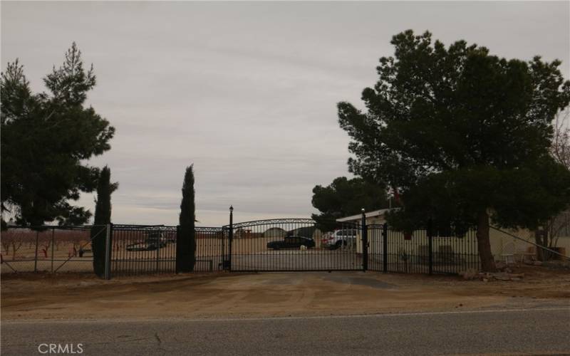 Entrance gate