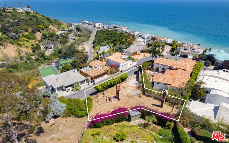 One of La Costa's last buildable lots