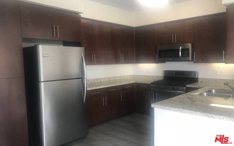 Kitchen with Breakfast Bar