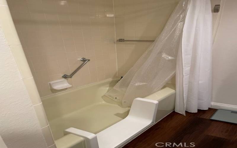 Walk in Tub and Shower Combination