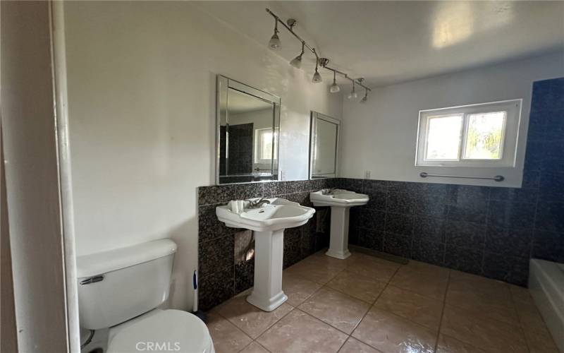 upstairs shared bathroom