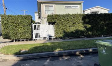 109 E 95th Street 4, Los Angeles, California 90003, 3 Bedrooms Bedrooms, ,1 BathroomBathrooms,Residential Lease,Rent,109 E 95th Street 4,PW24027238