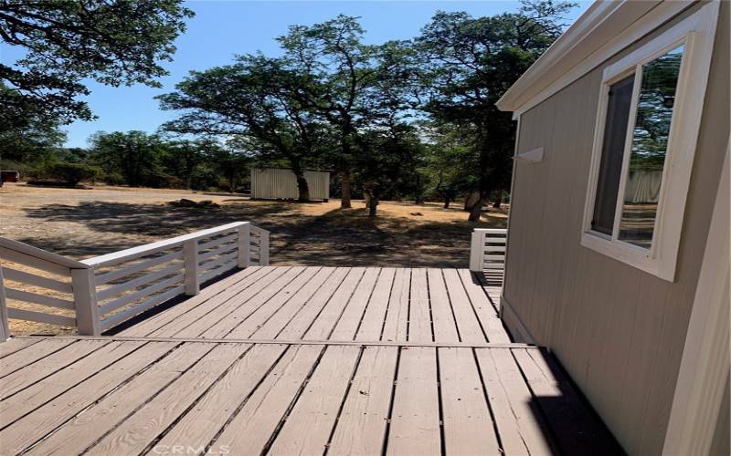 SIDE DECKING