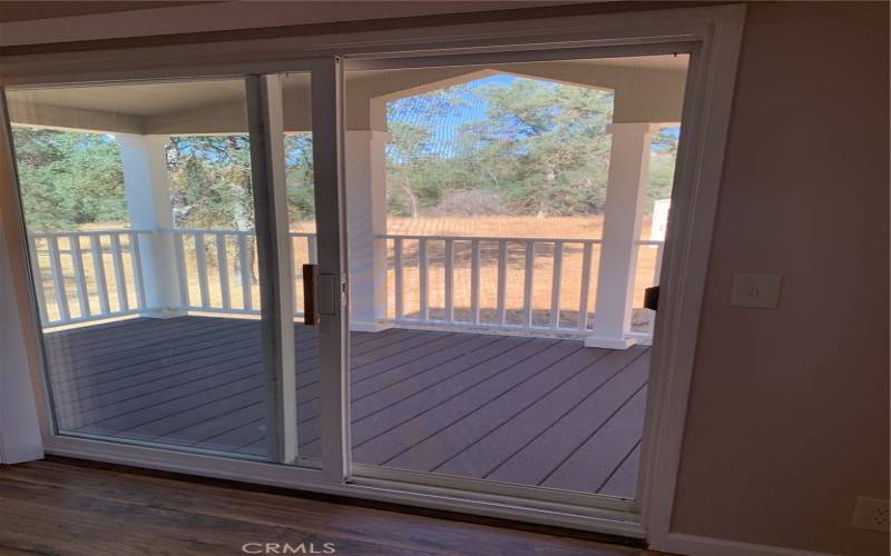 SLIDER OFF MASTER TO PRIVATE DECK