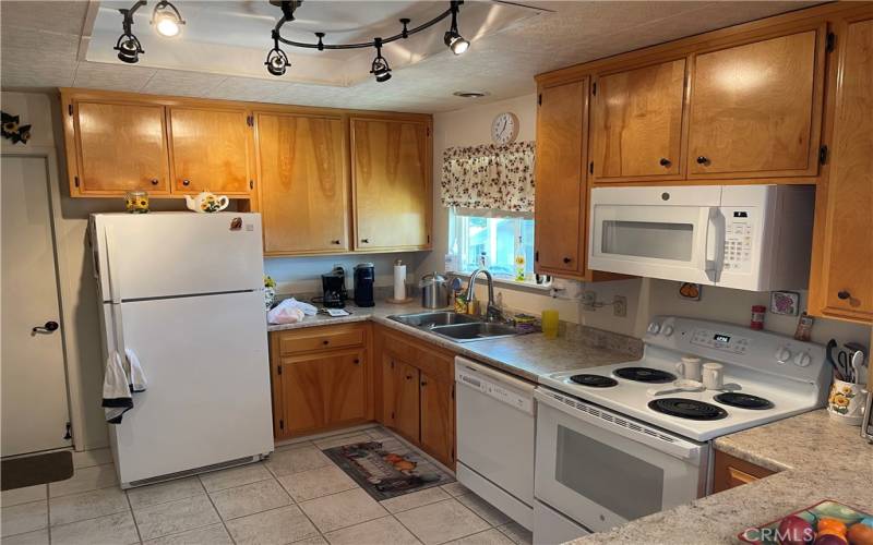 Tile, flooring, dishwasher, self cleaning, oven, microwave refrigerator