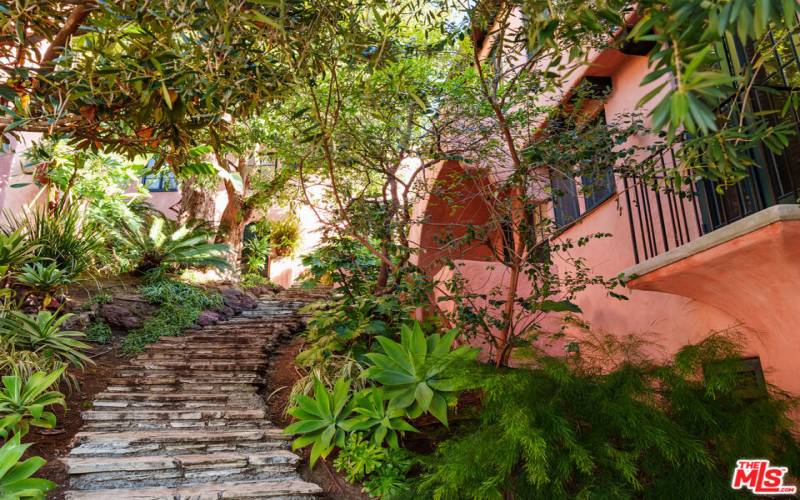 Ascending Walkways w/ Lush Foliage & Intimate Plazas - Las Orquideas