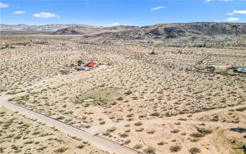 Large parcel near mountains