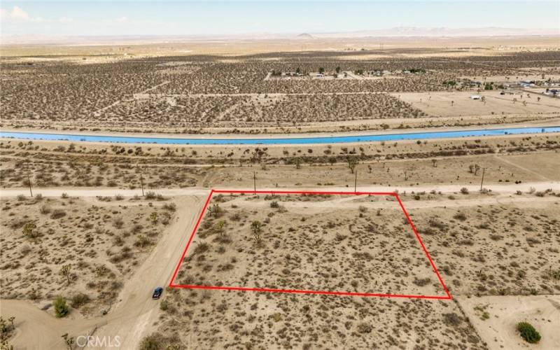 Red property boundary markers are not to be relied on as exact property lines. Buyer to confirm independently.