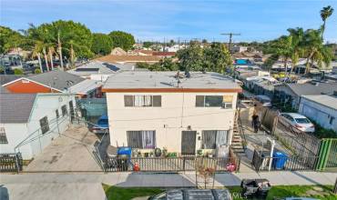 402 E 92nd Street, Los Angeles, California 90003, 5 Bedrooms Bedrooms, ,3 BathroomsBathrooms,Residential Income,Buy,402 E 92nd Street,DW24029104