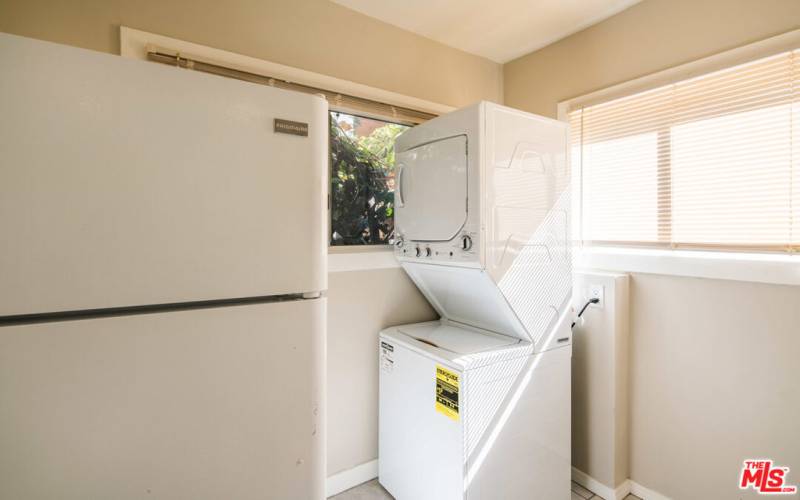 Washer/Dryer in unit