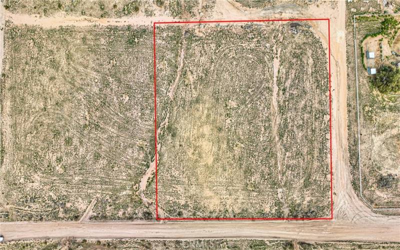 Red property boundary markers are not to be relied on as exact property lines. Buyer to confirm independently.