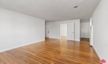 1233 BARRY Avenue 202, Los Angeles, California 90025, 3 Bedrooms Bedrooms, ,1 BathroomBathrooms,Residential Lease,Rent,1233 BARRY Avenue 202,23300295