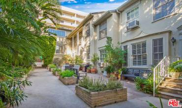 8563 Holloway Drive 1/2, West Hollywood, California 90069, 1 Bedroom Bedrooms, ,1 BathroomBathrooms,Residential Lease,Rent,8563 Holloway Drive 1/2,24358738