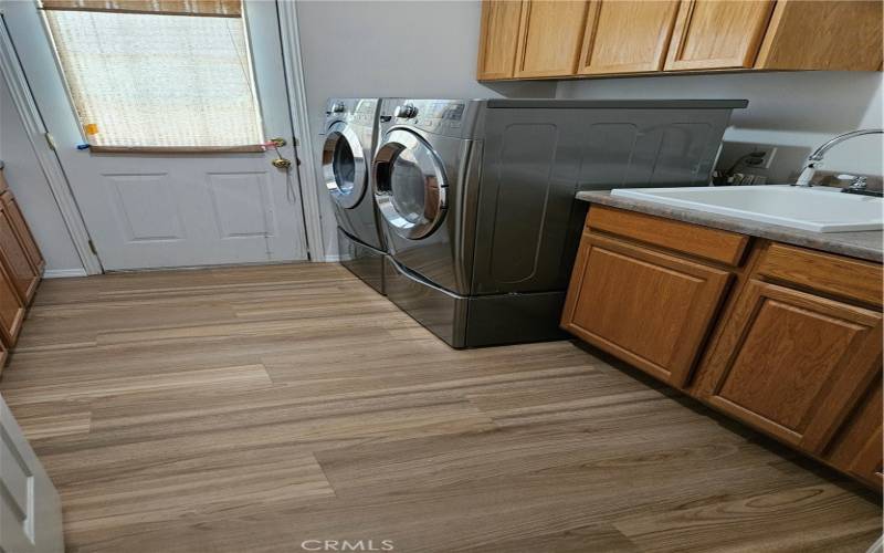 Laundry Room w/new flooring