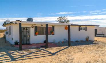 81412 Picadilly Road, 29 Palms, California 92277, 2 Bedrooms Bedrooms, ,1 BathroomBathrooms,Residential,Buy,81412 Picadilly Road,JT24034014