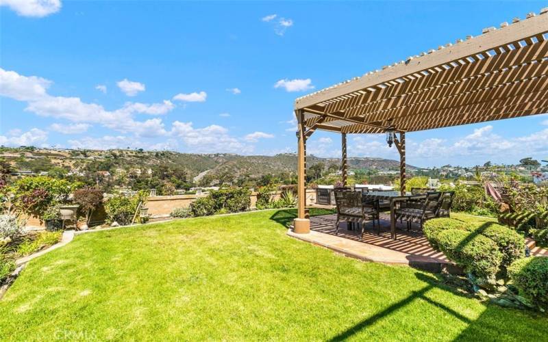 Gorgeous and serene yard with ocean breezes.