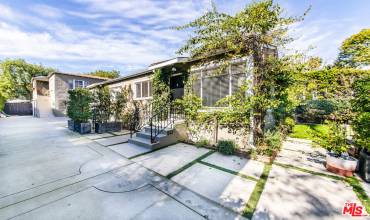 833 Westmount Drive, West Hollywood, California 90069, 4 Bedrooms Bedrooms, ,Residential Income,Buy,833 Westmount Drive,24359877