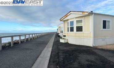 404 4th Ave, Pacifica, California 94044, 1 Bedroom Bedrooms, ,1 BathroomBathrooms,Manufactured In Park,Buy,404 4th Ave,41045630