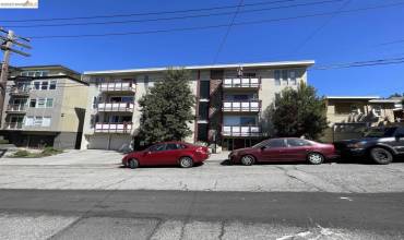 10 Moss Ave 36, Oakland, California 94610, 1 Bedroom Bedrooms, ,1 BathroomBathrooms,Residential,Buy,10 Moss Ave 36,41042210