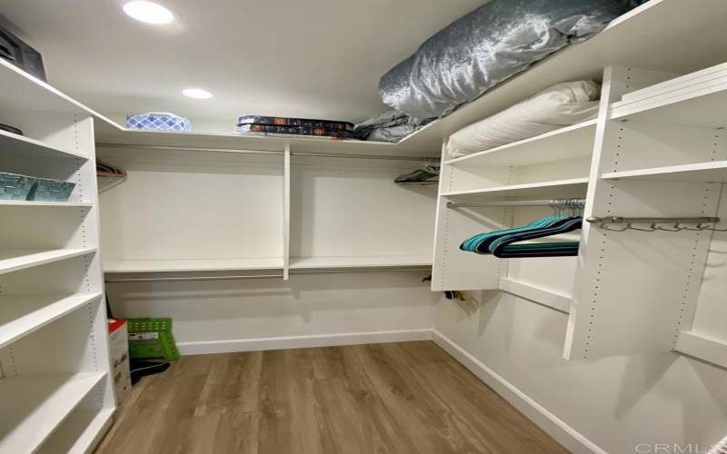 Walk-in Closet