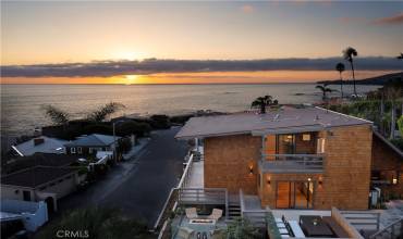 Looking West towards Catalina - Literally across the street from the  to steps to Woods Cove and Lovers Beach and the Famous 