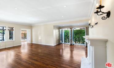 179 S Rodeo Drive, Beverly Hills, California 90212, 2 Bedrooms Bedrooms, ,2 BathroomsBathrooms,Residential Lease,Rent,179 S Rodeo Drive,24362617