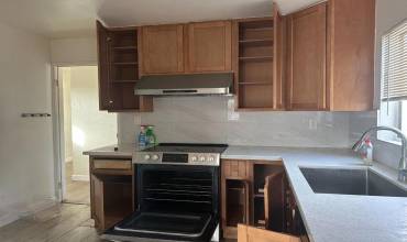 10306 Byron Avenue D, Oakland, California 94603, 2 Bedrooms Bedrooms, ,1 BathroomBathrooms,Residential Lease,Rent,10306 Byron Avenue D,ML81945109