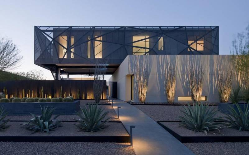 Modern-desert-house-designed-for-enjoyab