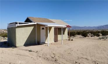 1109 Decker Ave, 29 Palms, California 92277, 2 Bedrooms Bedrooms, ,1 BathroomBathrooms,Residential,Buy,1109 Decker Ave,JT24042325