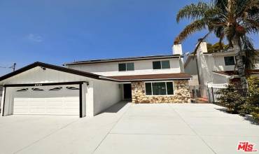 5757 Agnes Avenue, North Hollywood, California 91607, 4 Bedrooms Bedrooms, ,3 BathroomsBathrooms,Residential Lease,Rent,5757 Agnes Avenue,24364249