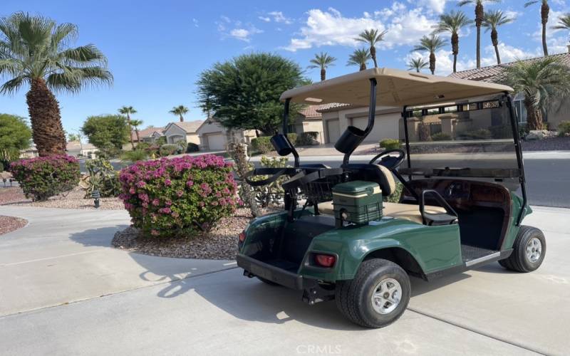 Yes, the Golf Cart is included​​‌​​​​‌​​‌‌​​‌​​​‌‌​​​‌​​‌‌​​‌‌​​‌‌​​​​ !!