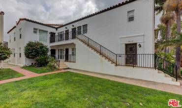 320 S Reeves Drive B, Beverly Hills, California 90212, 2 Bedrooms Bedrooms, ,1 BathroomBathrooms,Residential Lease,Rent,320 S Reeves Drive B,24364533