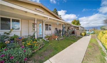 26835 Avenue Of The Oaks A, Newhall, California 91321, 2 Bedrooms Bedrooms, ,2 BathroomsBathrooms,Residential,Buy,26835 Avenue Of The Oaks A,SR24044590