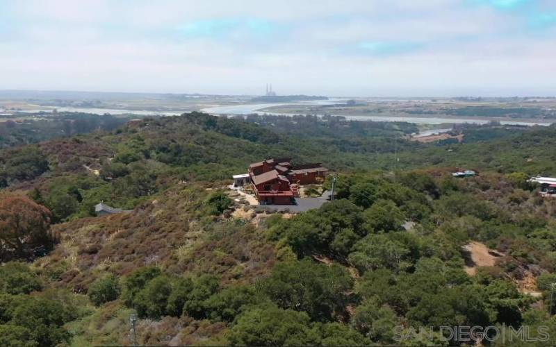 On hilltop with 360 degree panoramic view including the entire Monterey Bay from Monterey to Santa Cruz and surrounding mountains with Elkhorn Slough closeby where Sea Otters thrive!