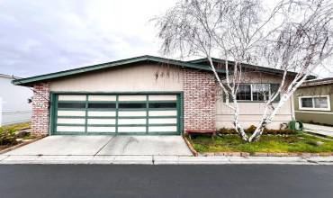 435 Chateau La Salle Drive, San Jose, California 95111, 2 Bedrooms Bedrooms, ,2 BathroomsBathrooms,Manufactured In Park,Buy,435 Chateau La Salle Drive,ML81956428