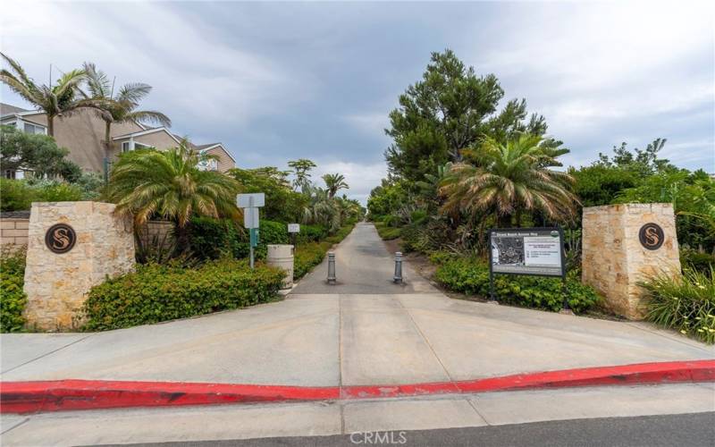 Pedestrian Pathway from Complex to PCH