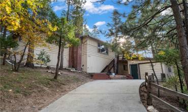 Front entry w 1 car garage