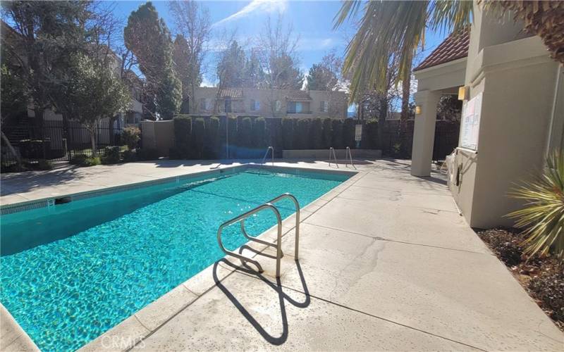 Pool and jacuzzi.