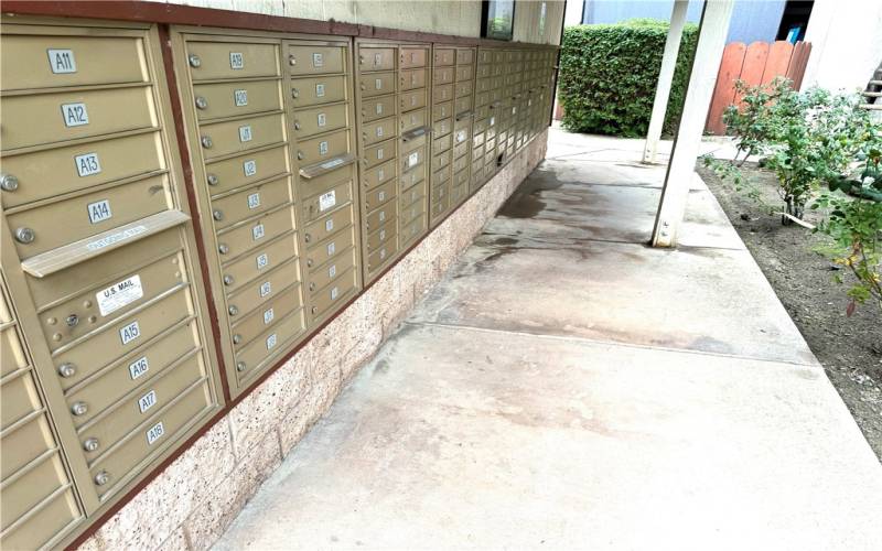 CMNTY MAILBOXES