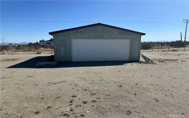 Detached garage