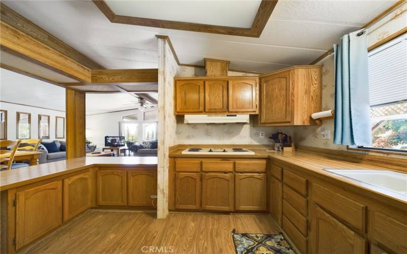 Kitchen opens up to livingroom